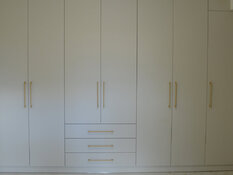 Ντουλάπα Ανοιγόμενη