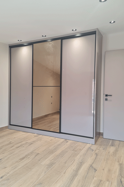 Ντουλάπα high gloss
