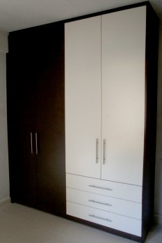 Ανοιγόμενες ντουλάπες